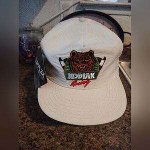 Kodiak Cigarettes Racing‎ White Cap